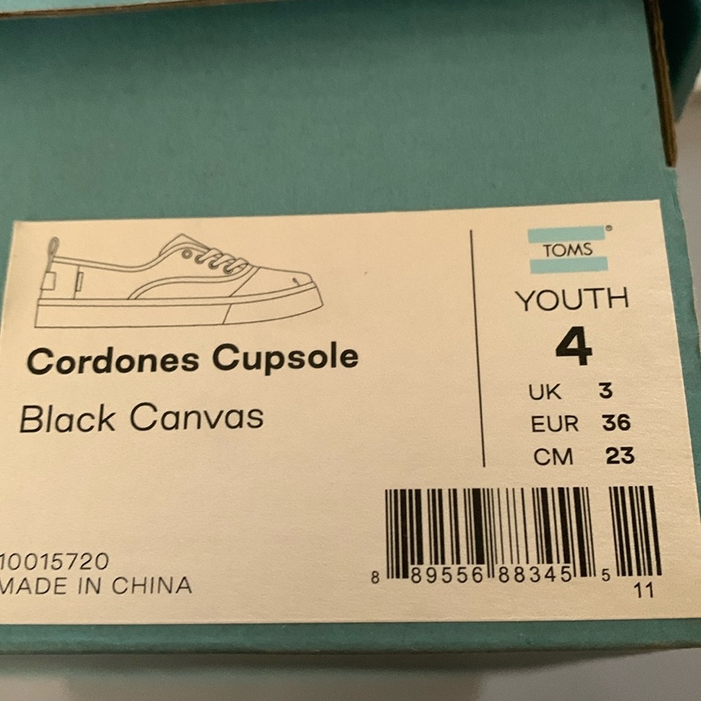 Tom’s Youth Size 4, Cordones Cupsole in Black Canvas.  NIB
